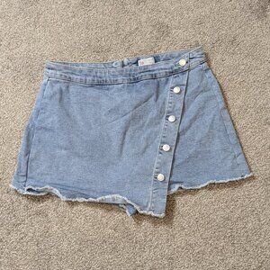 SO Blue Stretch Denim, Short, Button Cut-Off Skort; Back Zipper; Size 13 / 31